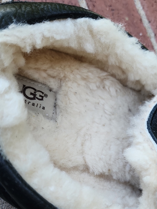 UGG Australia Men\'s Black Leather Shearling-Lined Slip-On Moccasin main image 8